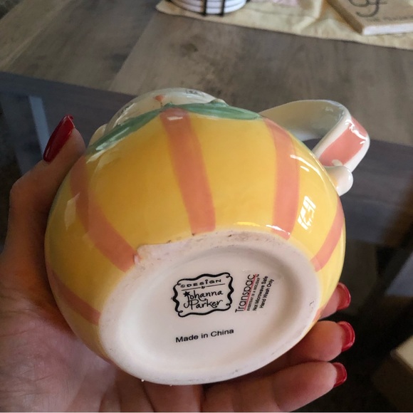 Johanna Parker bunny mug - Picture 4 of 7